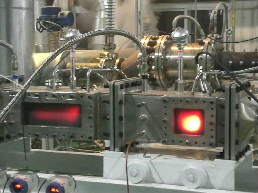 图3:试验台燃烧照片